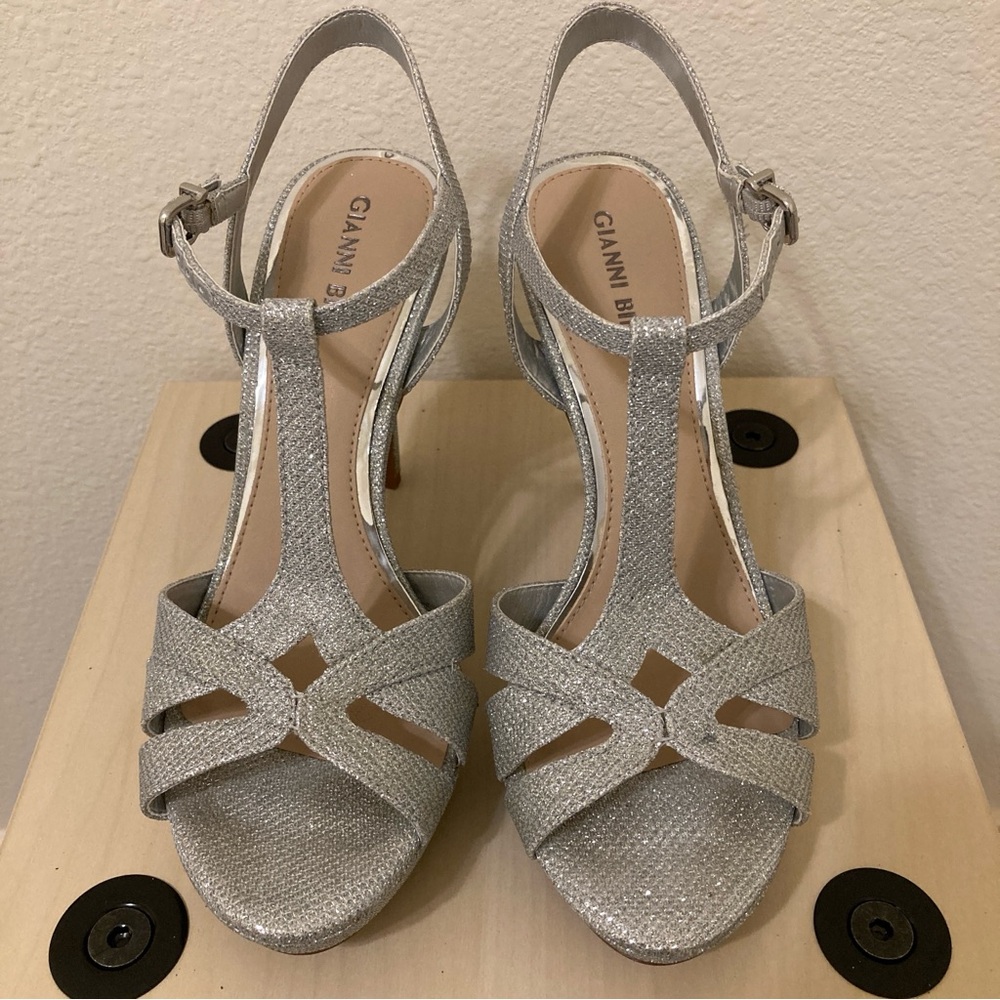 Gianni Bini Silver Sparkle Platform Heels Size 7.5 Glitter Pumps
